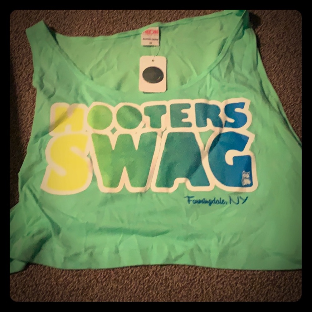Hooters swag crop top